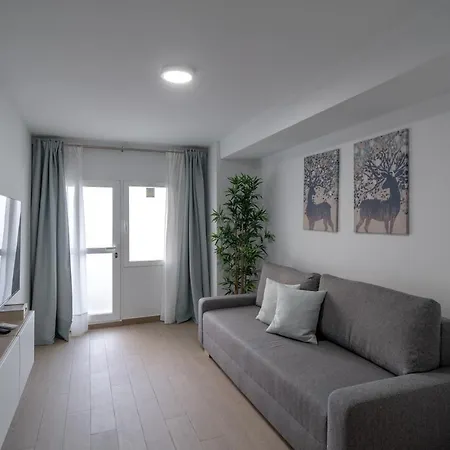 Apartman Diseno Con Terraza Exterior Chill Out